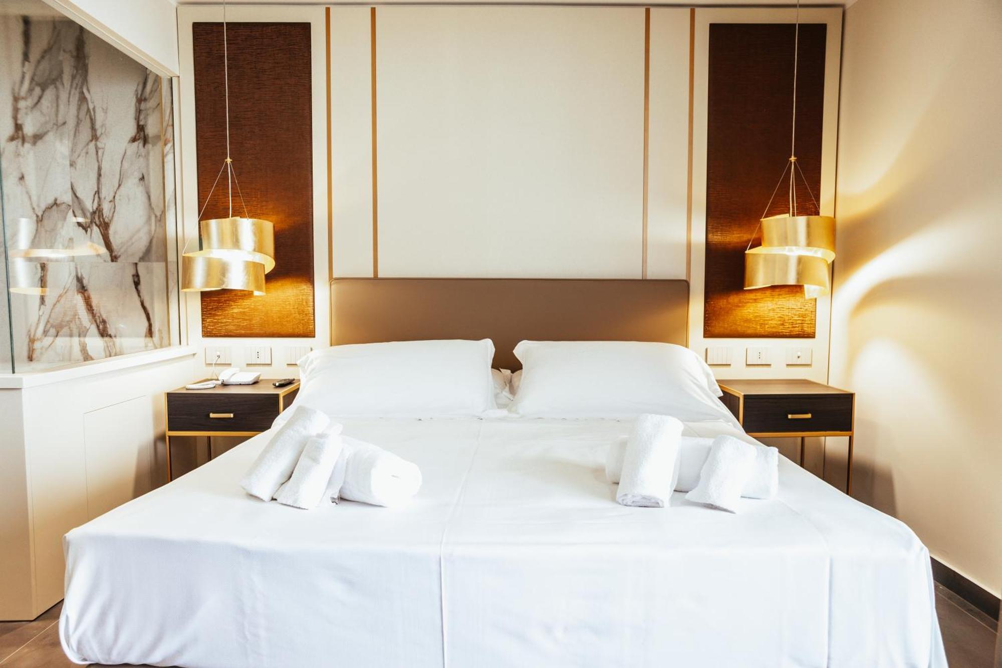 Royal Suite with Jacuzzi,1209545095:JPEG